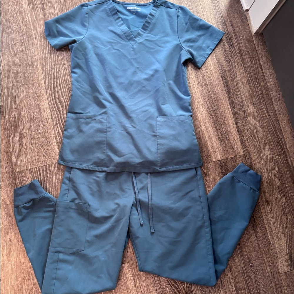 Mandala Blue Scrub Set